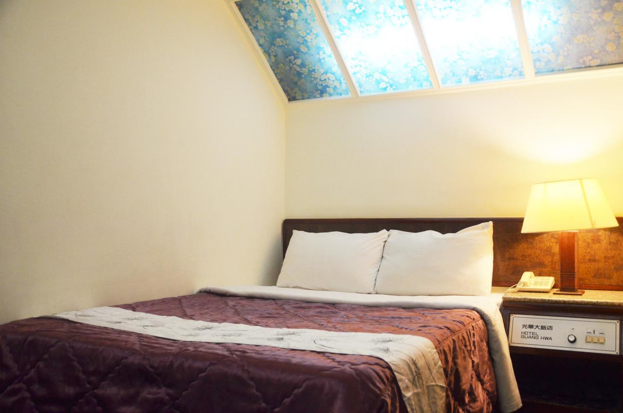 Guang Haw Hotel Tainan Esterno foto